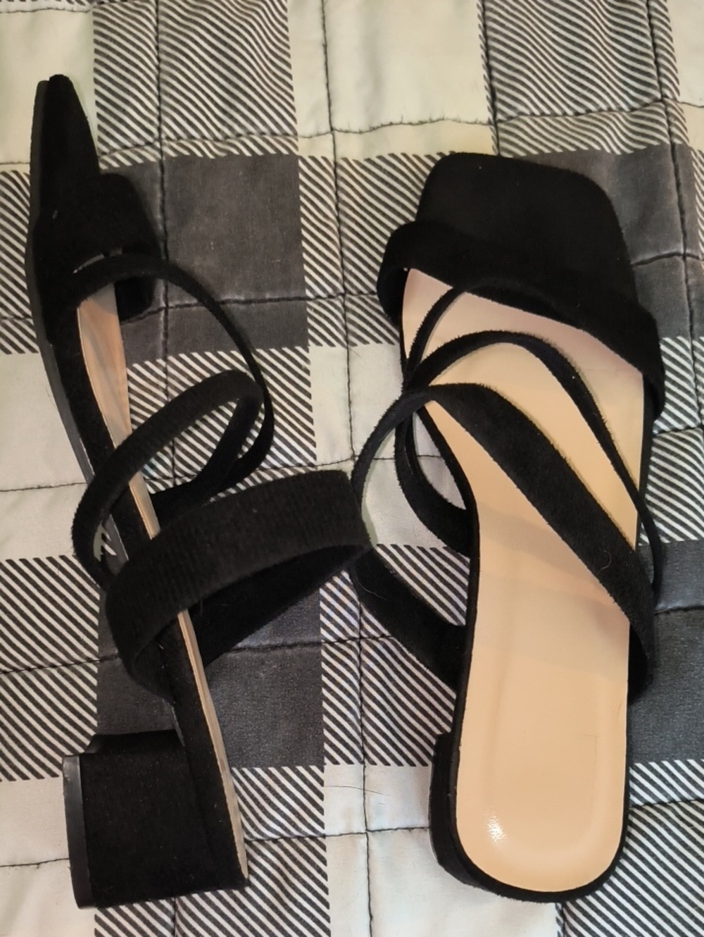 Women's Black Strappy Block Heel Sandals - Classic Chic
